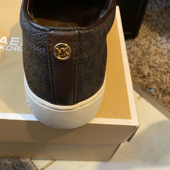 Michael Kors shoe - Picture 2 of 4